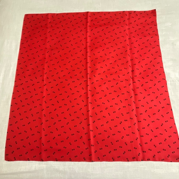 •Red Black Graphic Geometric Print Silk Large Scarf 35”x36” NWOT - Picture 4 of 8